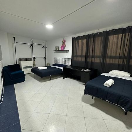 Apartamentos Mediavilla Madrid Kültér fotó